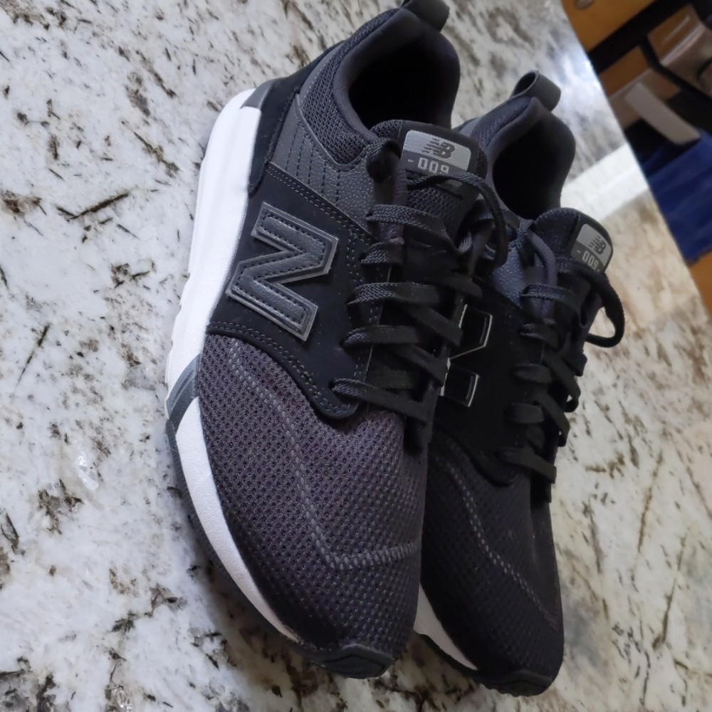New Balance 009